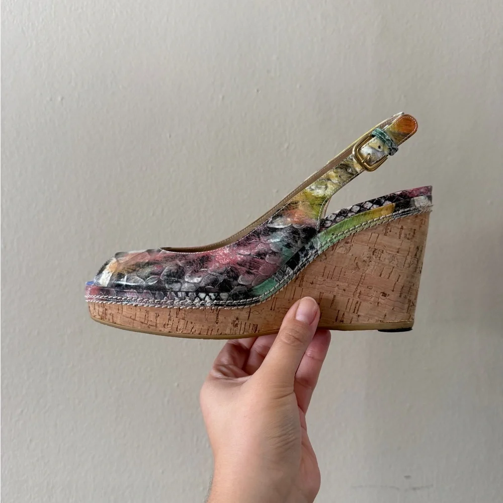 Stuart Weitzman Abstract Snakeprint Cork Slingback Peep Toe Wedges Shoe size 8.5 - Picture 2 of 10